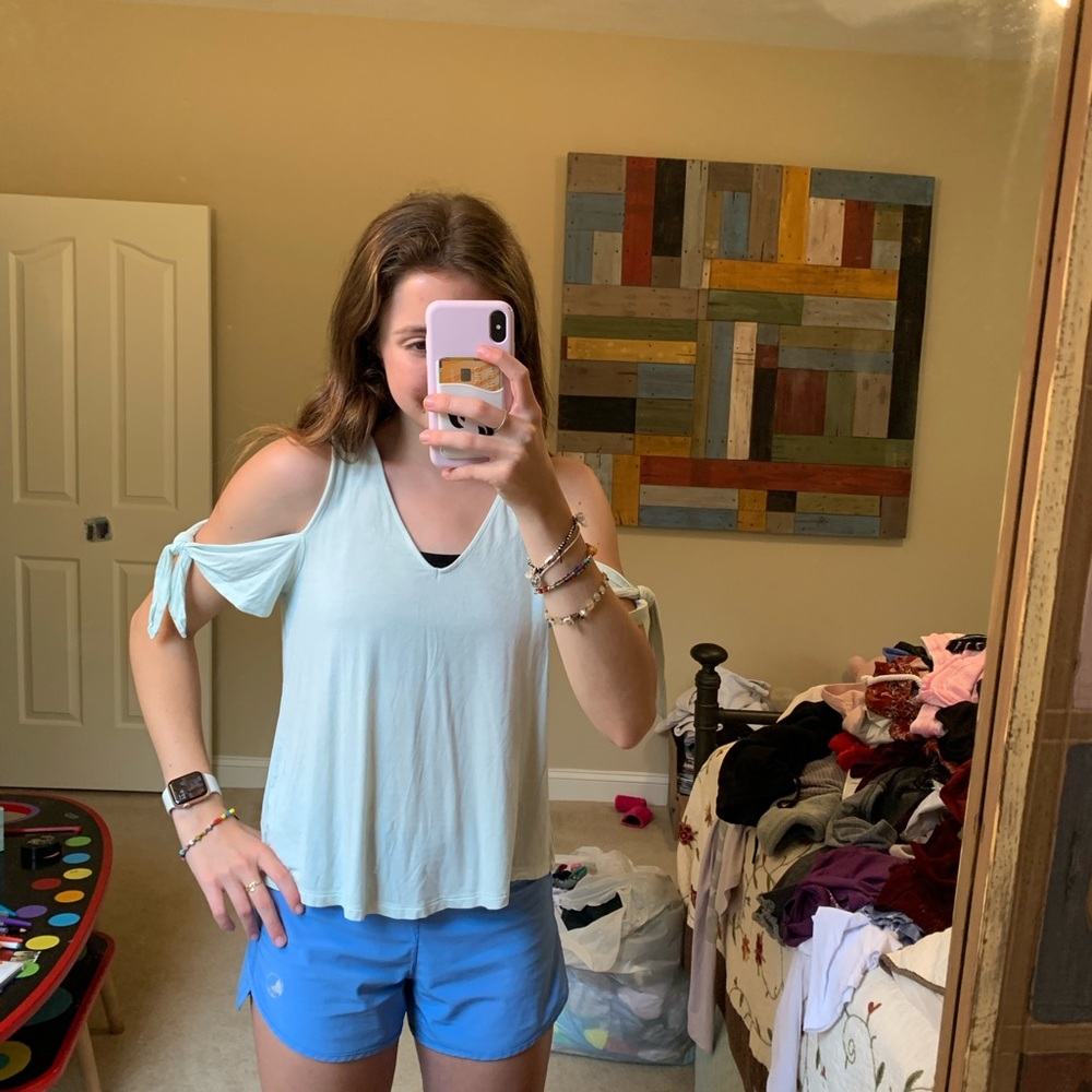 American Eagle cold shoulder top
